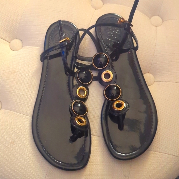 TORY BURCH 7.5 BLACK PATENT LEATHER WITH STUNNING GOLD ACCENTS W/ “TORY BURCH” - Picture 1 of 7